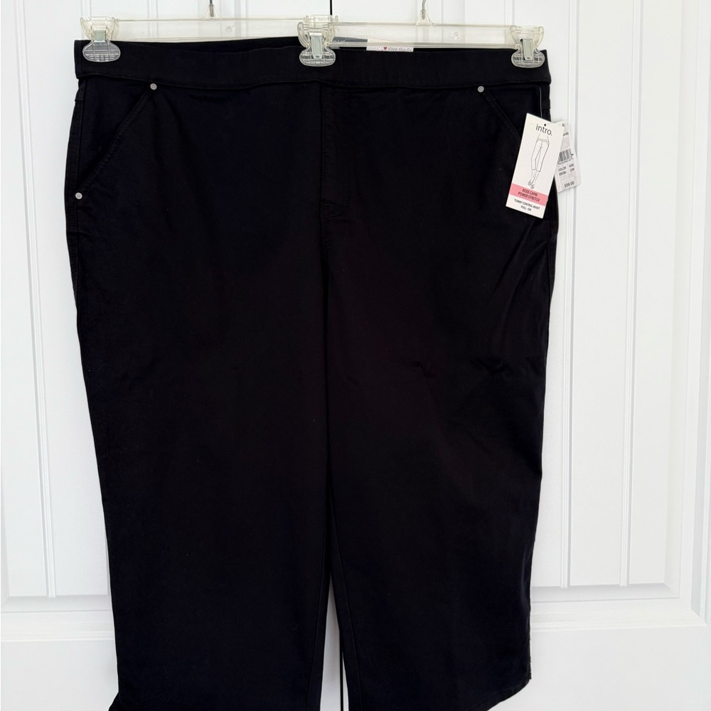 Women's Plus Intro. Love The Fit Rose Capri Stretch Tummy Control Black Pull On